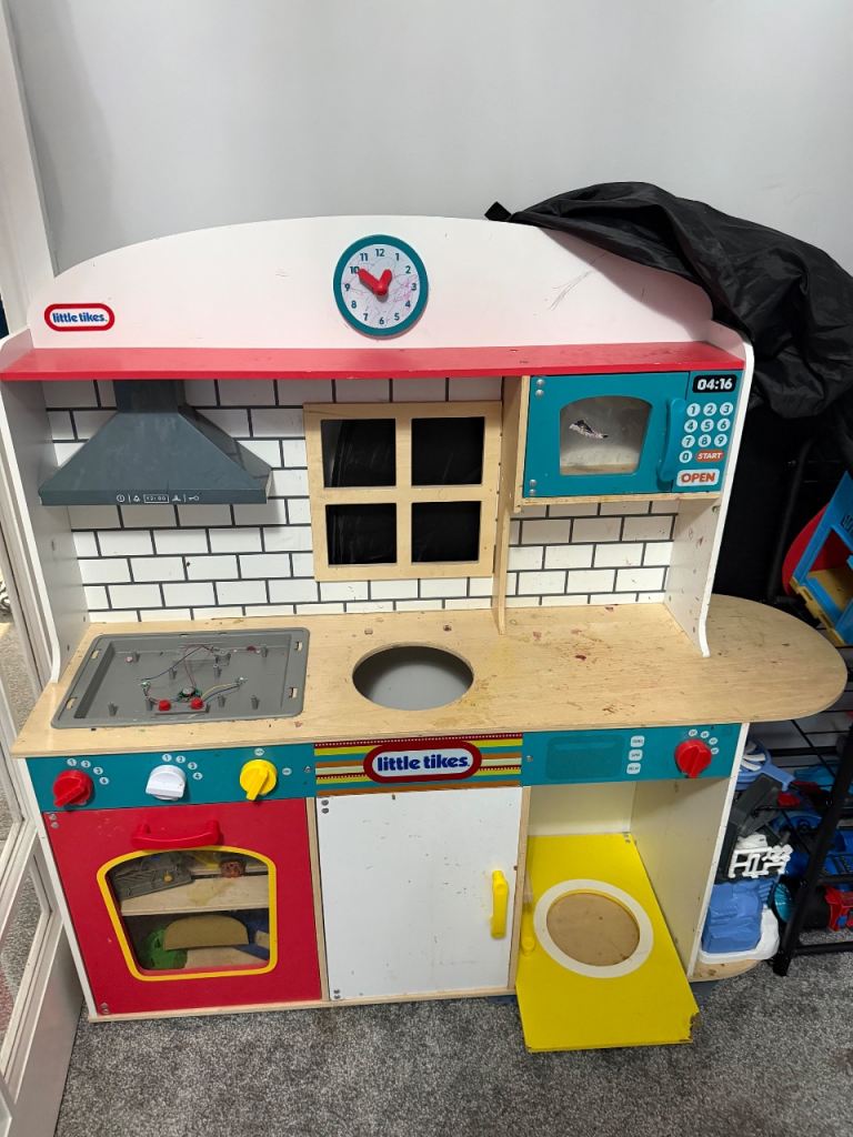 Kids kitchen for project 