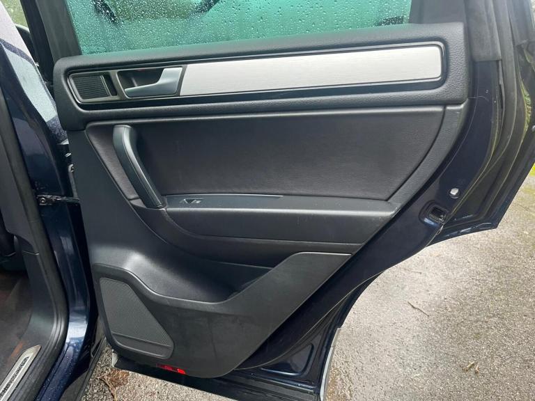 2014 Volkswagen Touareg 3.0 TDI V6 BlueMotion Tech R-Line Tiptronic 4WD Euro 5 (s/s) 5dr ESTATE D...