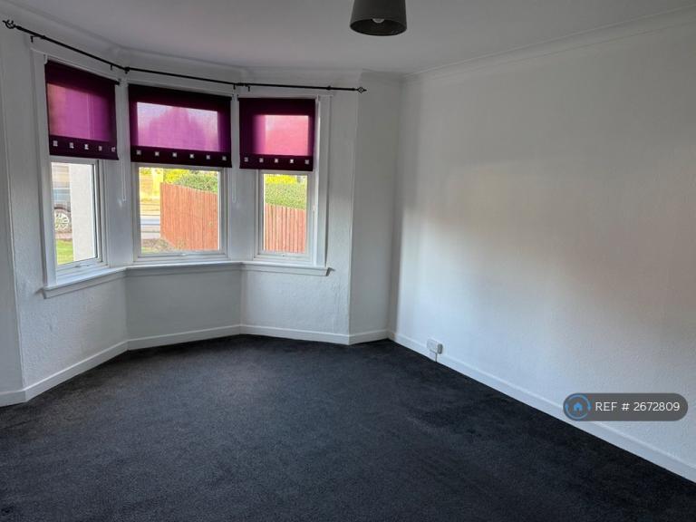 2 bedroom flat in Arbroath Road, Dundee, DD4 (2 bed) (#2672809)