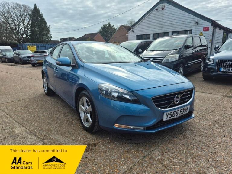 Volvo V40 2.0 D2 ES Hatchback 5dr Diesel Manual Euro 6 (s/s) (120 ps)