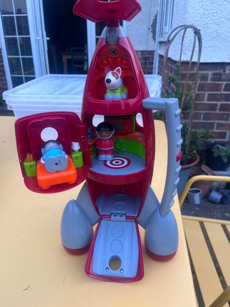 ELC Rocket Toy with Figures – sounds still working!