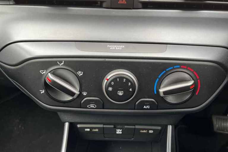 2022 Hyundai i20 1.0 T-GDi MHEV SE Connect Hatchback 5dr Petrol Hybrid DCT Euro 6 (s/s) (100 Hatc...