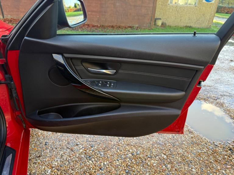 2013 BMW 3 Series 2.0 320d Sport Auto Euro 5 (s/s) 4dr SALOON Diesel Automatic