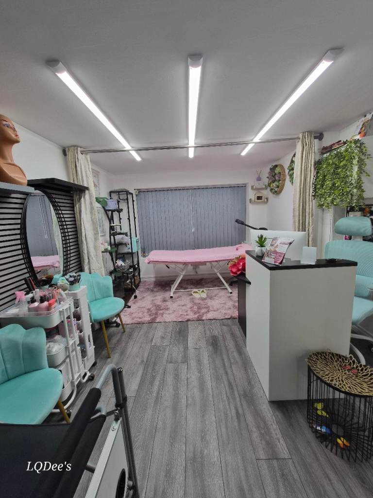 BEAUTY SALON TO LET