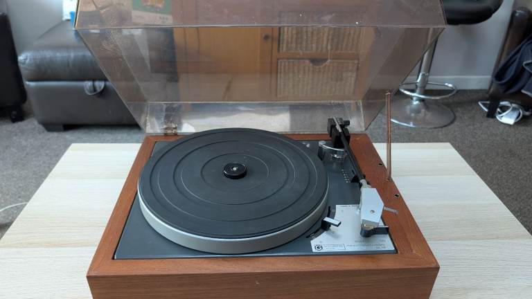 Goldring Lenco GL69 Turntable