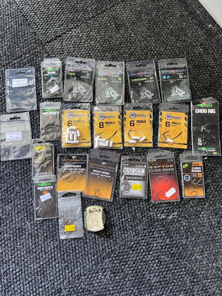 Job lot of carp fishing hooks 