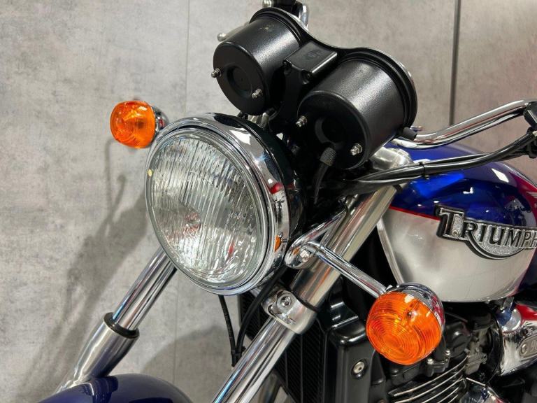 Y/2001 Triumph Legend TT 900 - 14916 miles - GREAT CONDITION!!