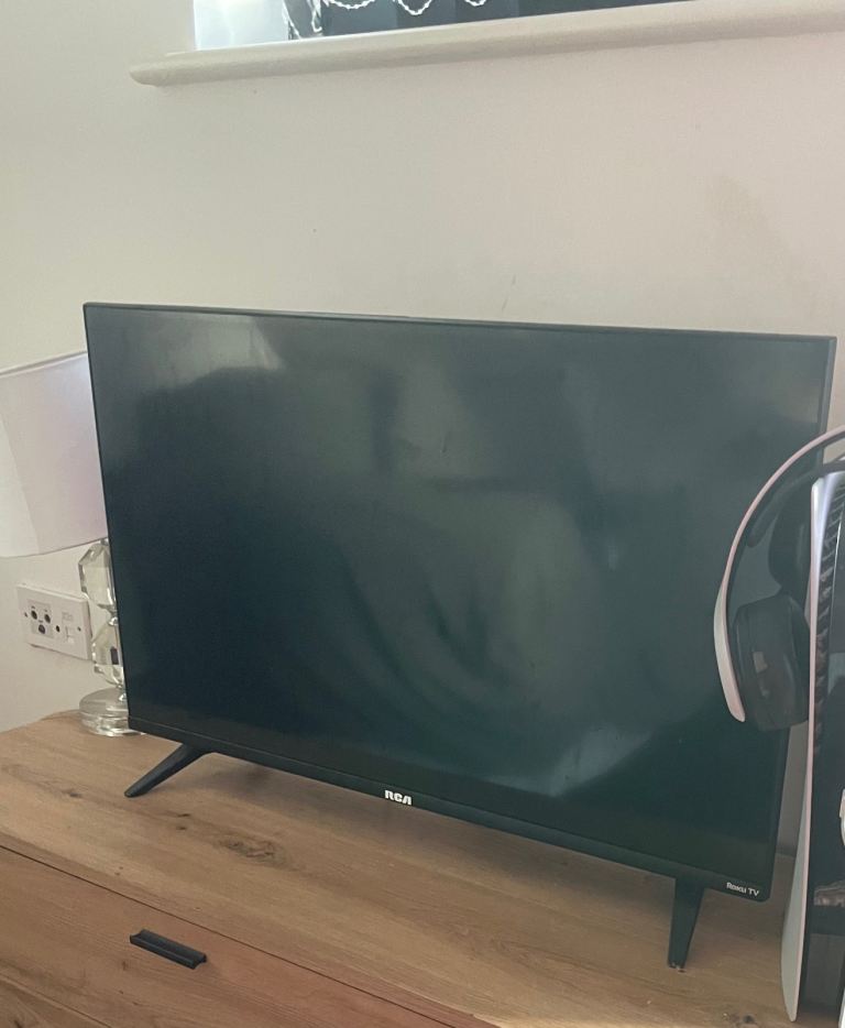 32 Inch TV – Good Condition 