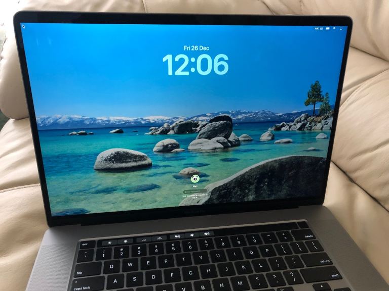 Apple 16” A2141 Macbook Pro i7 Immaculate Condition 