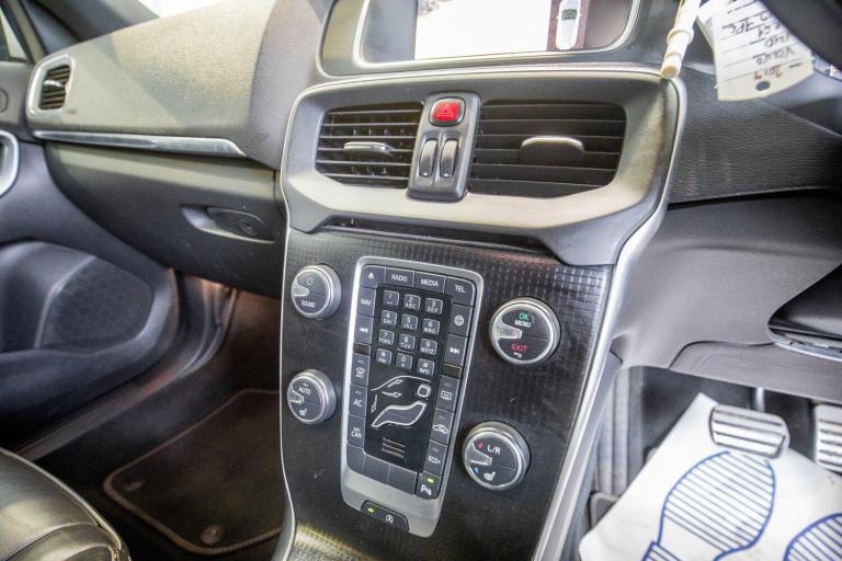 2019 Volvo V40 D2 [122] R DESIGN Edition 5dr Geartronic HATCHBACK DIESEL Automatic