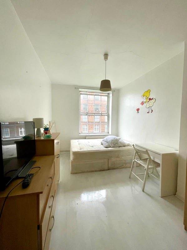 🍁Fully Furnished Rooms – Next to Shadwell Station✨