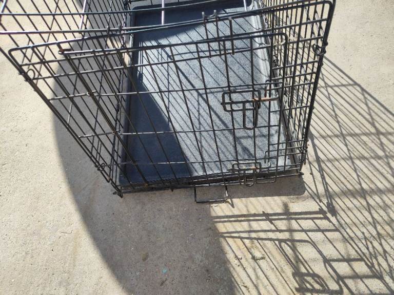 Medium dog cage