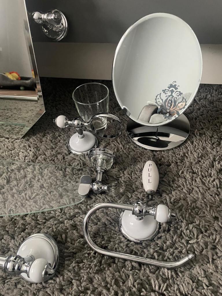 Bathroom accessories 