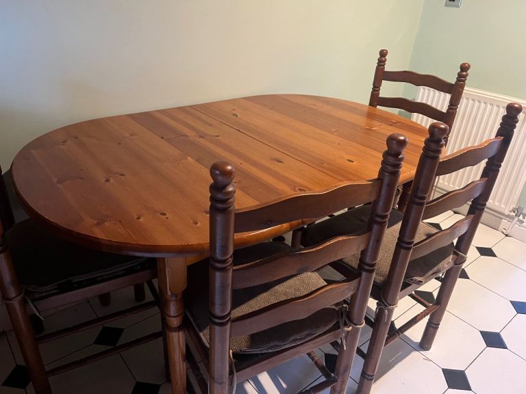 Wooden extendable dining table & chairs