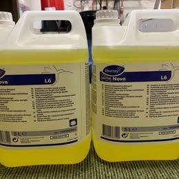 Lot of 2 - 5 Litre Bottles of Diversey Suma Nova Dishwashing Detergent -£40 *COLLECTION ONLY*