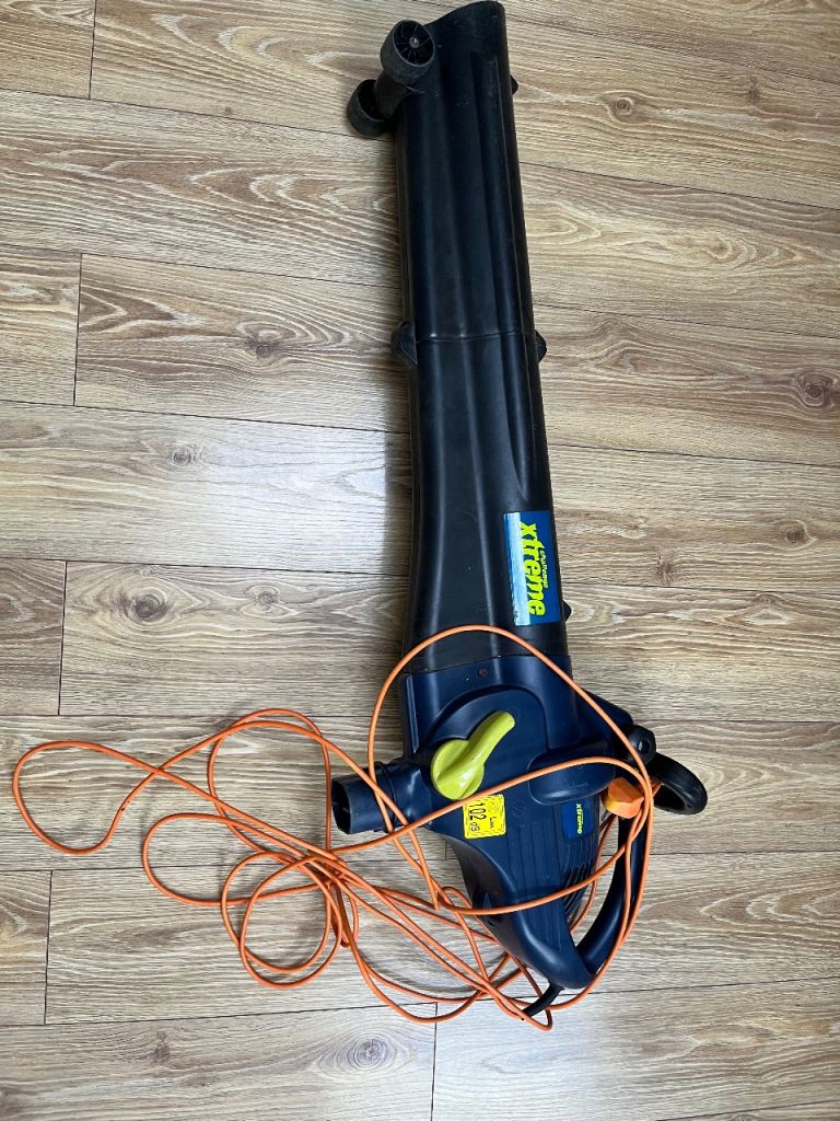 image for Leaf blower / Vacuum