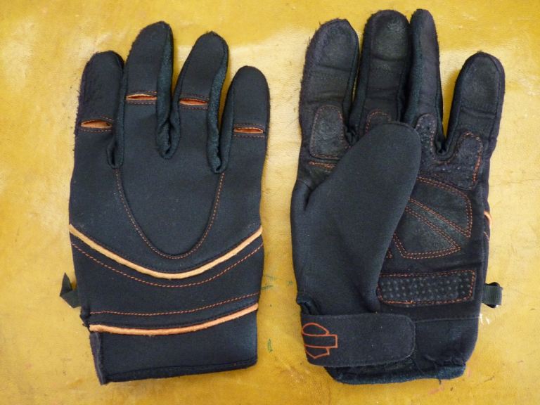 Harley davidson motor cycle riding gloves