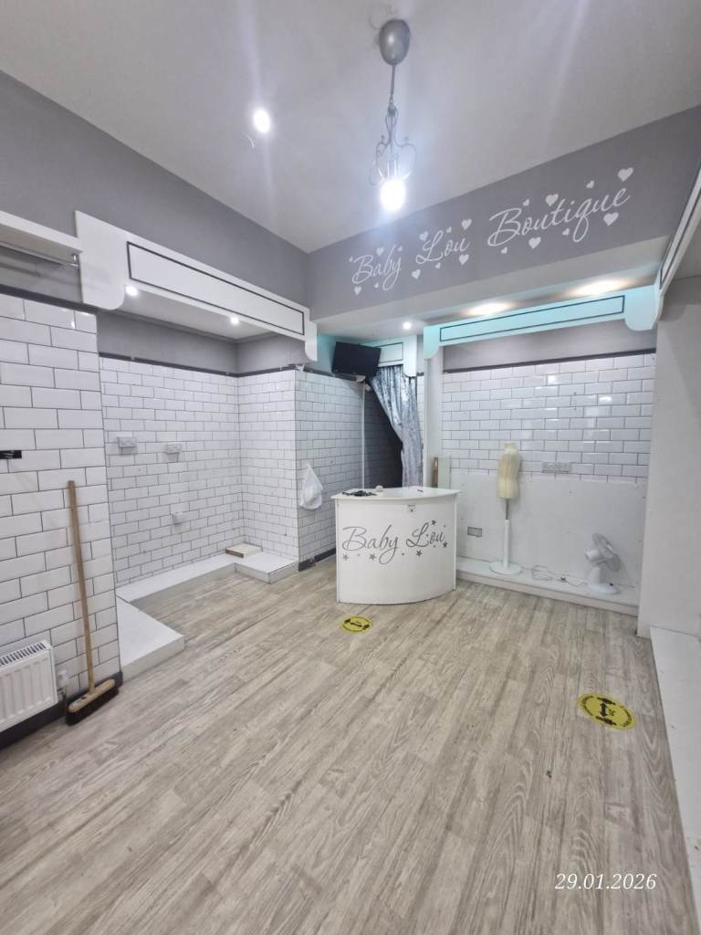 Shop to let County Road, L4