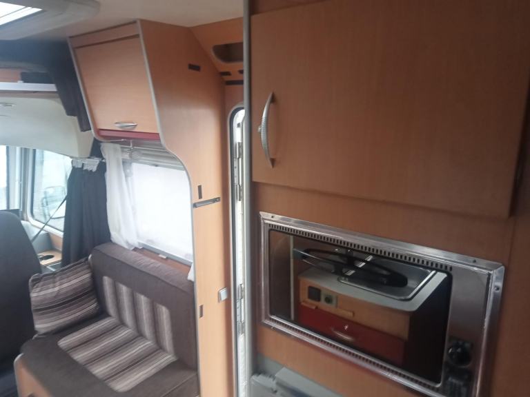 A CLASS PILOTE MOOVEO 6 BERTH 08 PLATE 