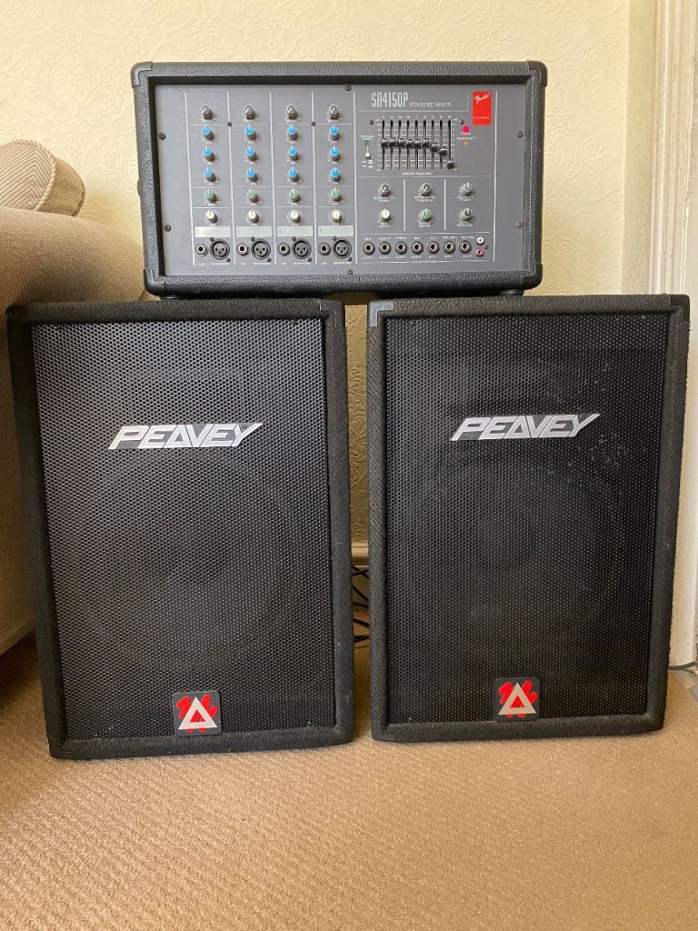 Fender SR4150P Powered Mixer & 2 x Peavey Eurosys 2 Speakers PA System