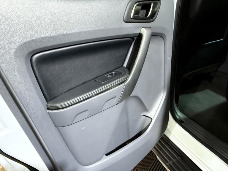 2016 Ford Ranger 2.2 TDCi Limited 1 Auto 4WD Euro 5 4dr PICK UP Diesel Automatic