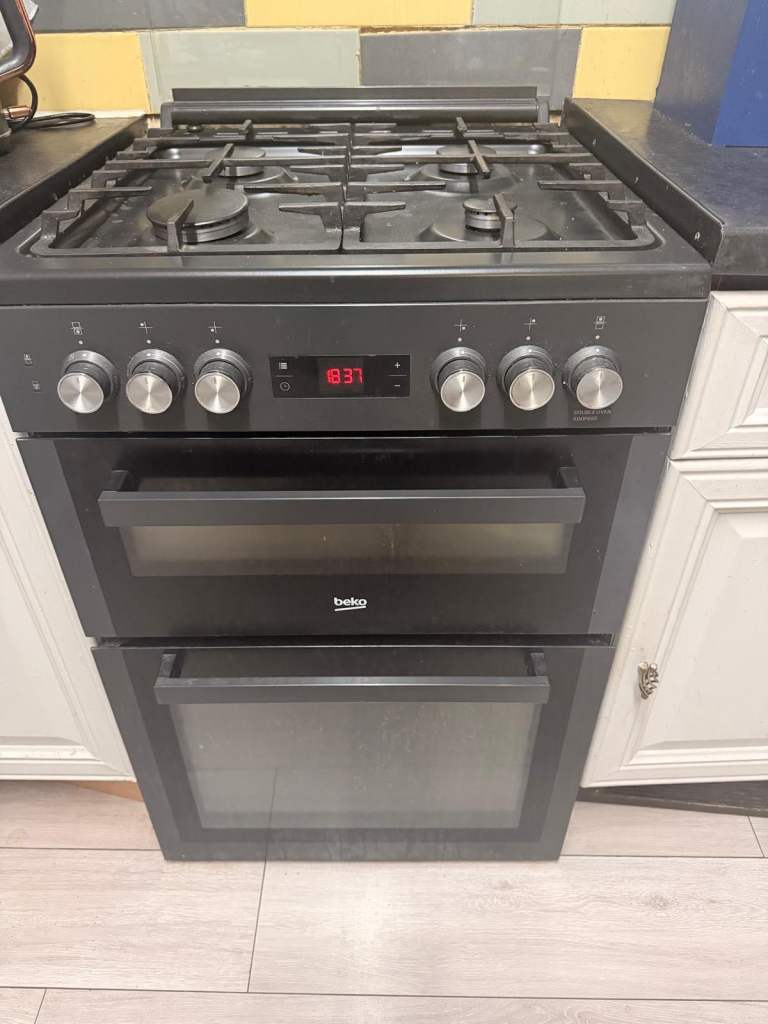 Beko Freestanding Gas Cooker with Double Oven – Black