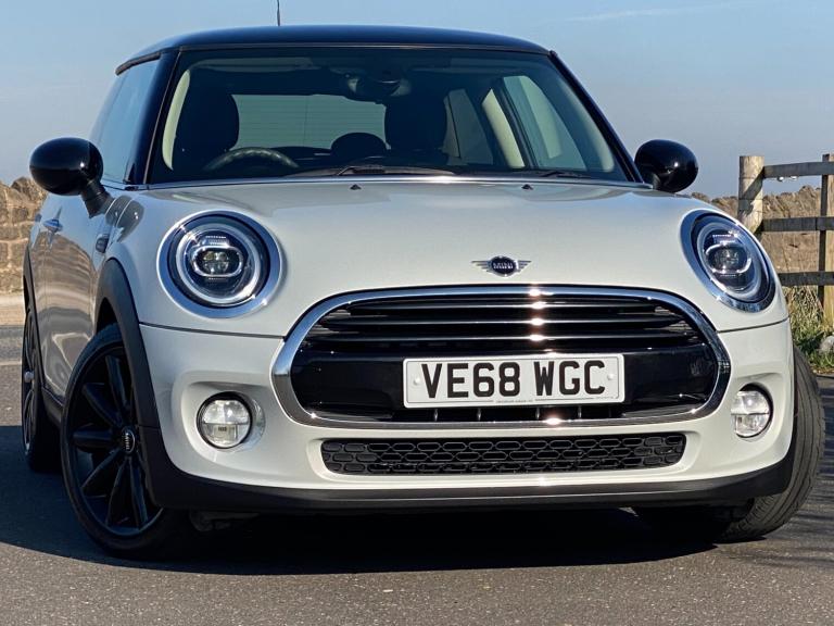 2019 MINI Hatch 1.5 Cooper Classic II Auto - Apple CarPlay & Sat Nav & Heated Seats HATCHBACK Pet...