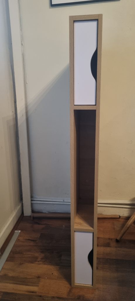 Wooden desk with Storage – Good Condition