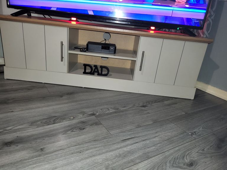 Tv unit