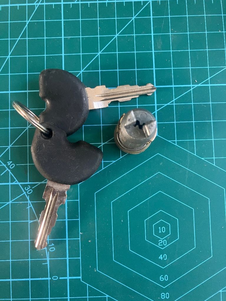Ignition Barrel and Keys - Piaggio Zip