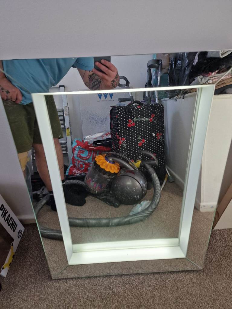 Light up mirror
