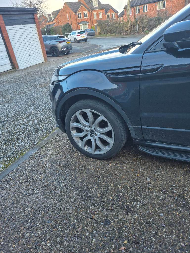WANTED ALLOYS 20INCH BLACK FOR RANGE ROVER EVOQUE 2011