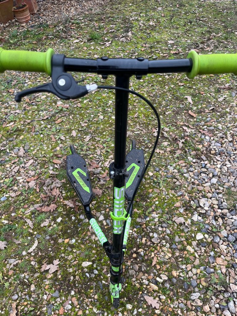 Scissor scooter flicker