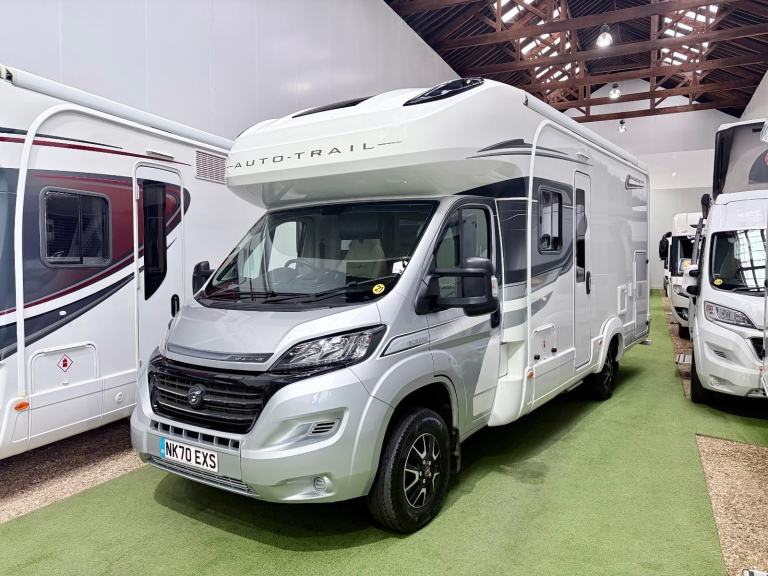 AUTOTRAIL APACHE 632 / 4 BERTH / LARGE GARAGE / 1 OWNER / MOTORHOME 