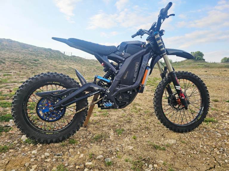 Surron lbx light bee x 72v Bac8000 