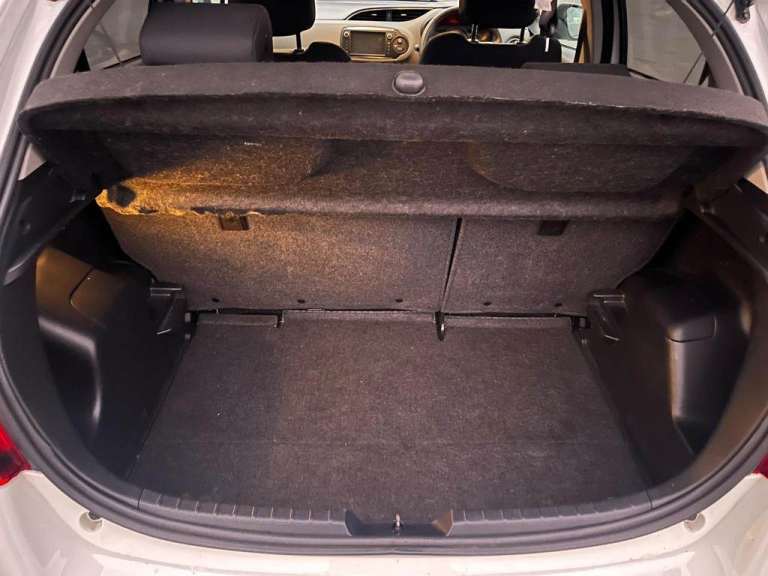 HPI CLEAR Toyota, YARIS, Hatchback, 2015, Manual, 1329 (cc), 5 doors