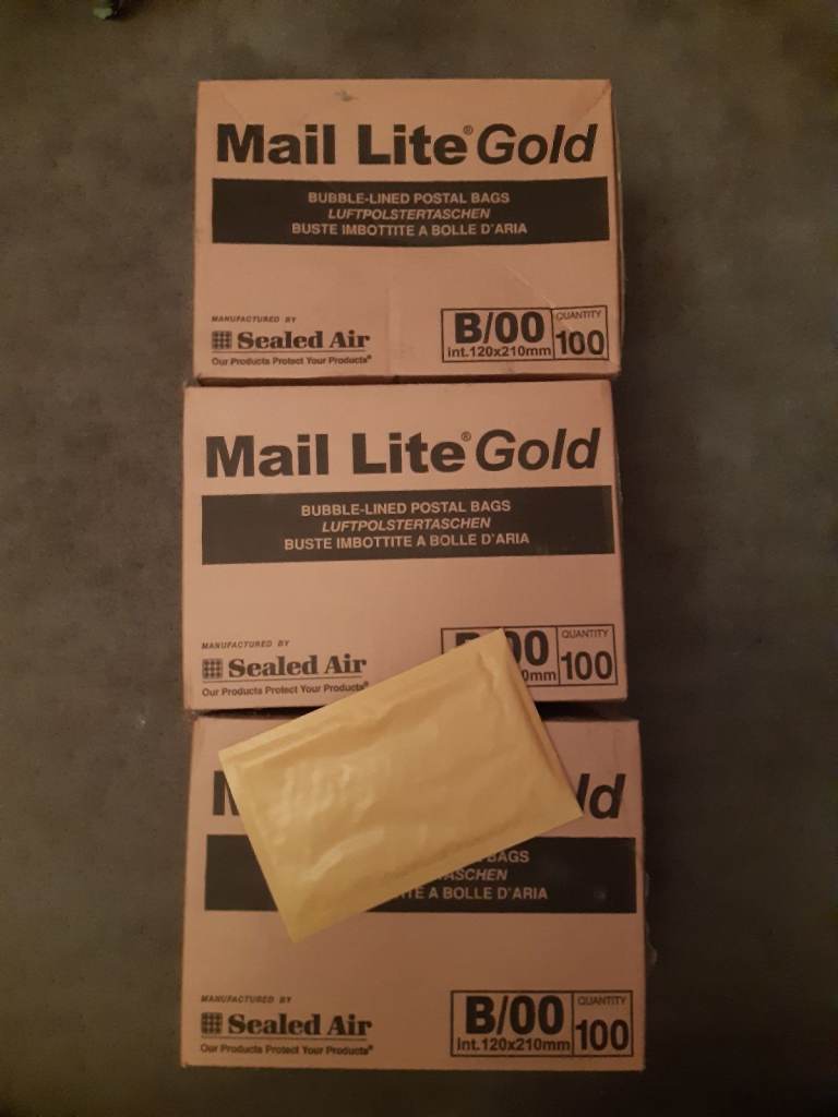 300 x MAIL LITE GOLD SEALED AIR PADDED ENVELOPES B/00 - 120mm x 210mm