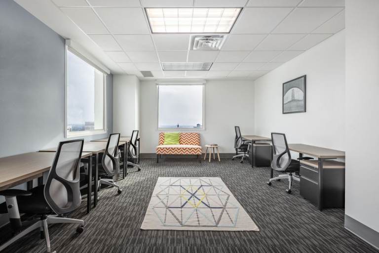 Cheltenham - GL52 8YQ \ Ready-to-Use Office Space with 5 Desks