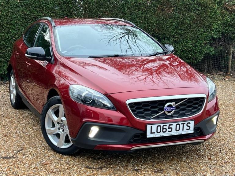 2015 Volvo V40 Cross Country 2.0 D2 Lux Hatchback 5dr Diesel Auto Euro 6 (s/s) (120 ps) Hatchback...