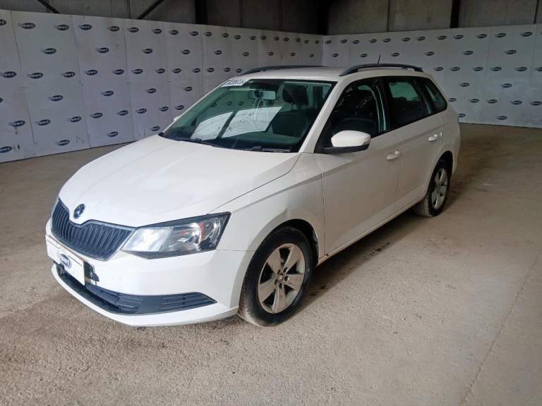 Breaking Skoda Fabia MK3 2015 Estate 5DR 1.4 TDI CUSB 5 Speed PHB