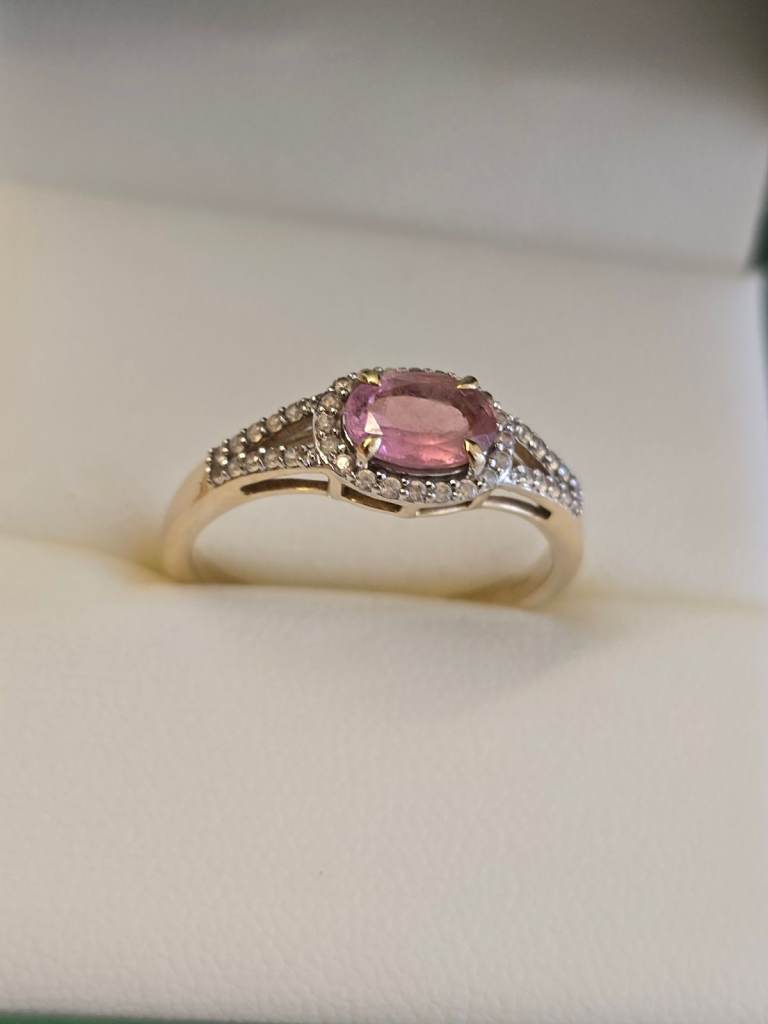 9CT GOLD RING PINK TOURMALINE & DIAMOND HALO