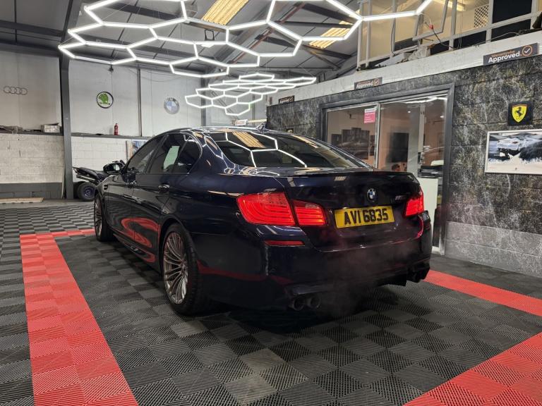 BMW M5 4.4 M5 Saloon 2011