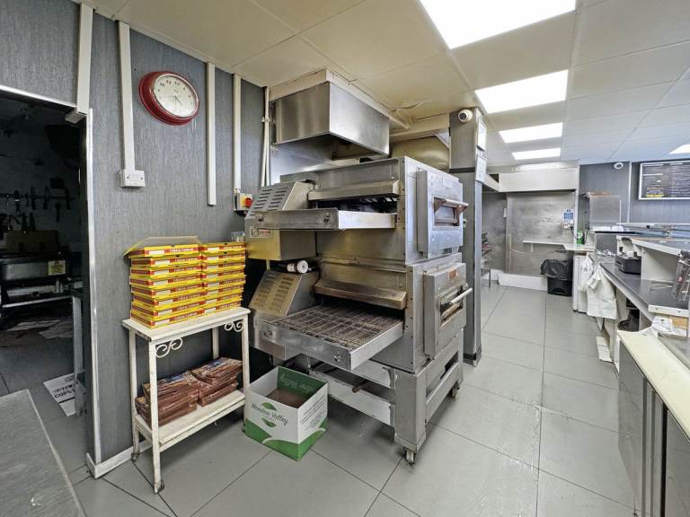 Lease for Sale - Pizzaria Takeaway