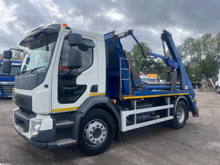 2019 VOLVO FL SKIPLOADER WITH HYVA EQUIPMENT  18T 4X2-DAYCAB-AUTOMATIC-BRIGADE C