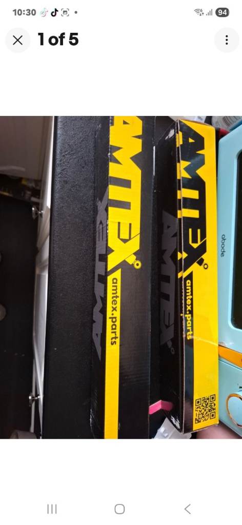 2x shock absorbers.