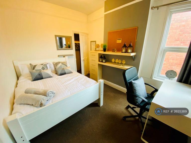 4 bedroom house in Earlsdon Avenue North, Coventry, CV5 (4 bed) (#2655389)