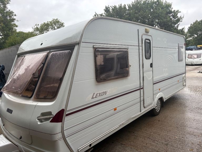 2001 Luna Lexon Four Berth Caravan End Bed Room