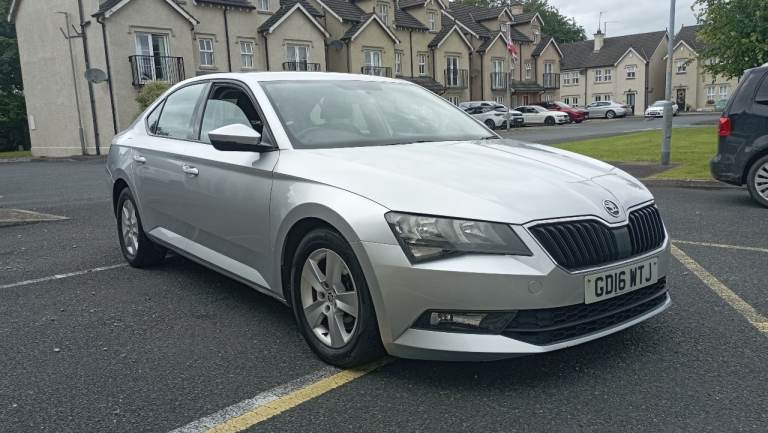 Skoda, SUPERB, Hatchback, 2016, Semi-Auto, 1598 (cc), 5 doors
