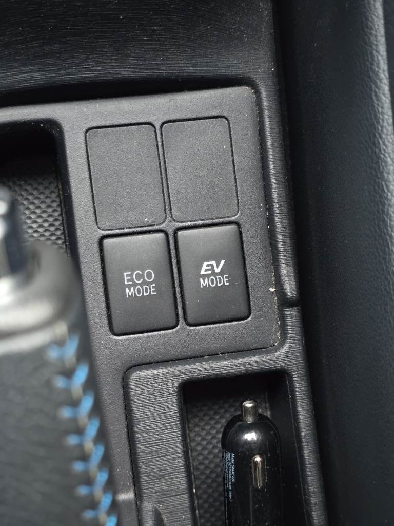 Automatic Toyota Yaris hybrid 1.5 VVT-CVT,5 Hatchback Petrol/Electric