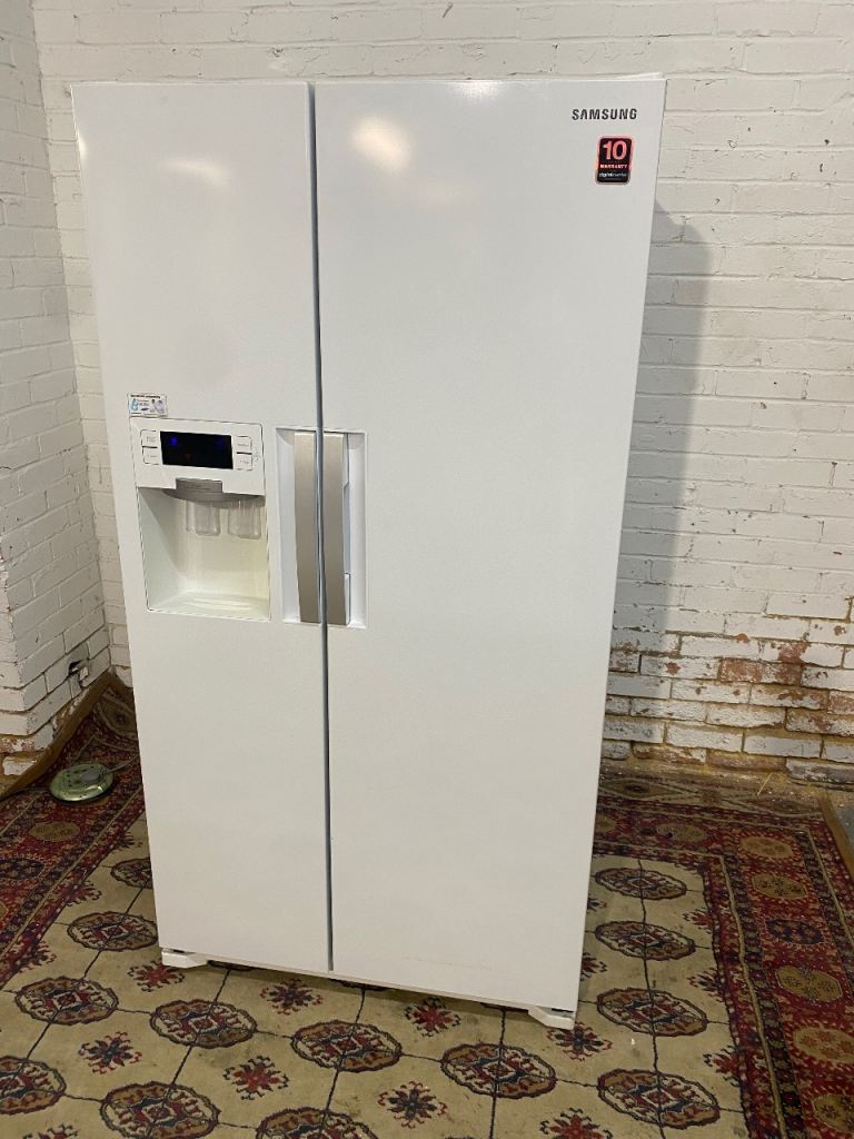 🚐🚐Beautiful Samsung White Plumb In With IceMaker American Fridge Freezer